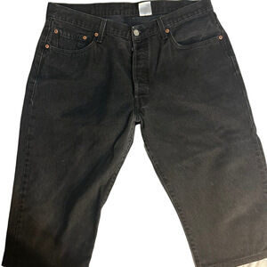 Levis black 501 Shorts for men Waist :38, Inseam 17 inches